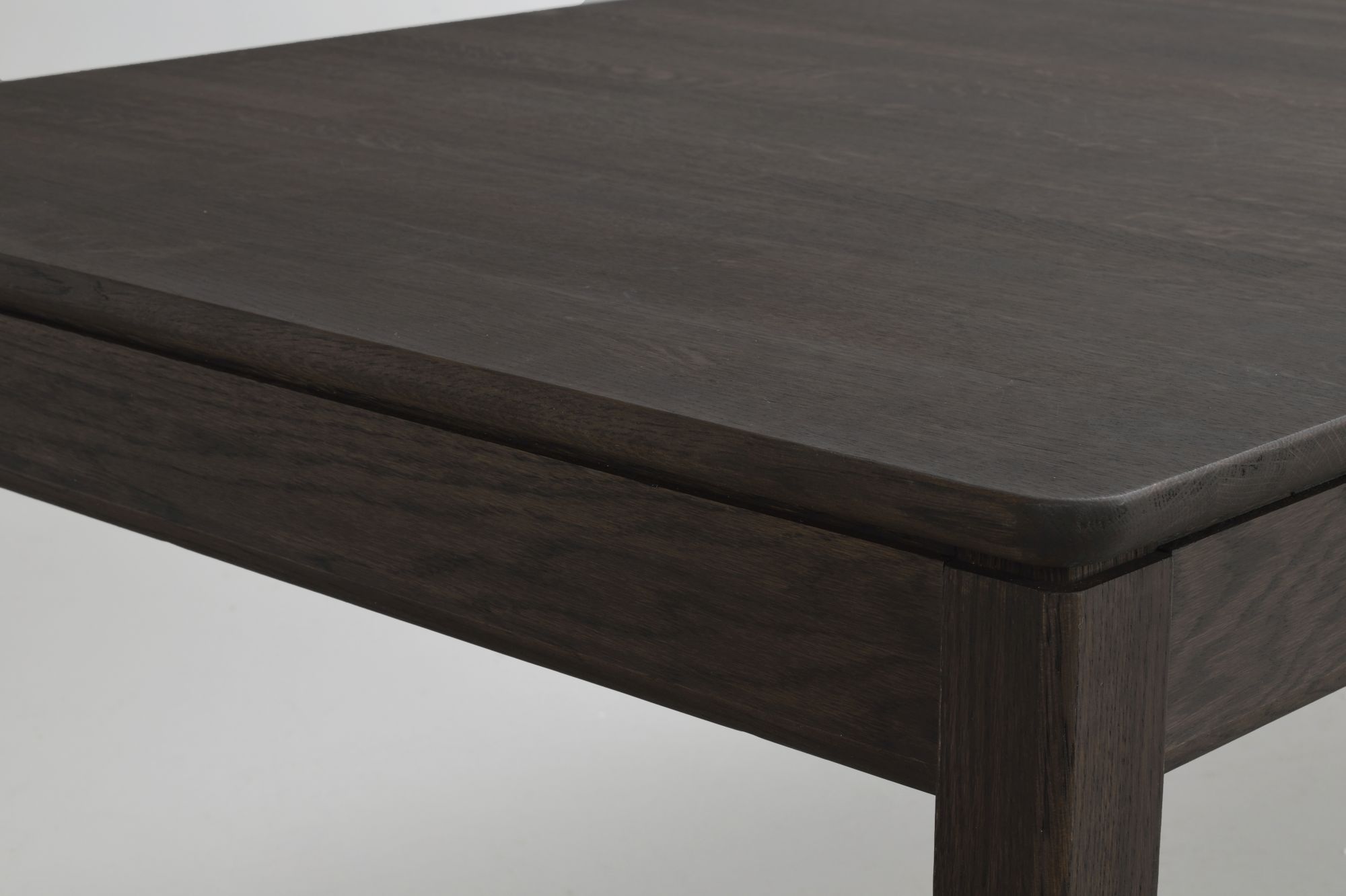 Design trifft Funktion: Esstisch Gardner 200cm, Eiche Braun.