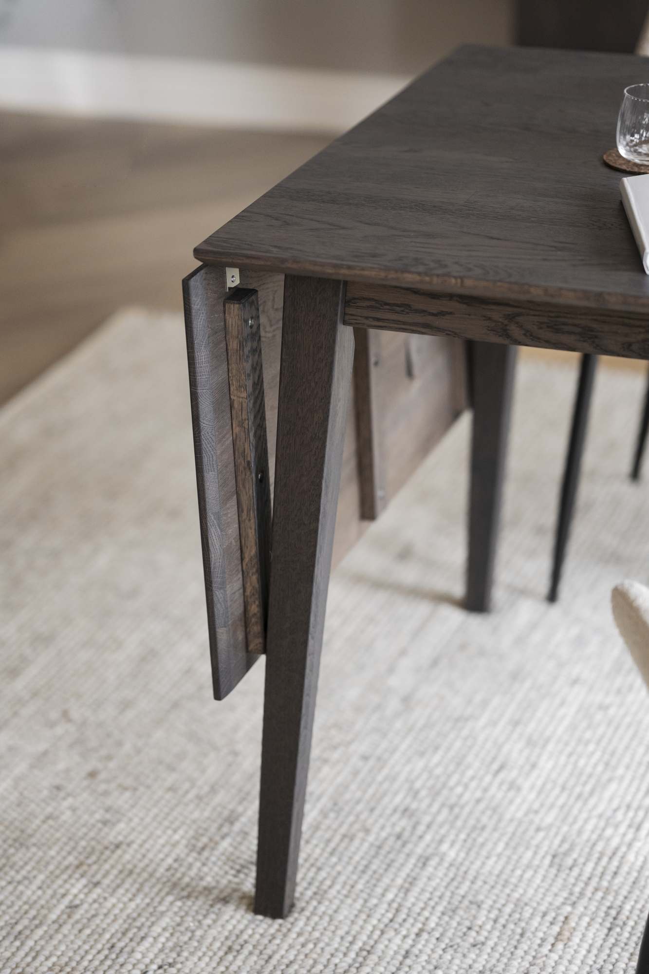 Hochwertiger Klapptisch Filippa, 80/125x80cm, Eiche Braun für jede Einrichtung.