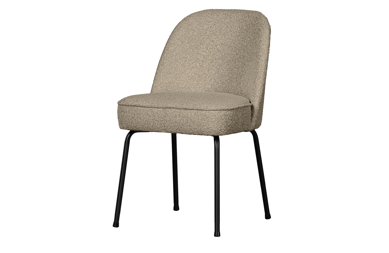 Der Esszimmerstuhl Vogue überzeugt mit seinem modernen Stil. Gefertigt wurde er aus Boucle-Stoff, welcher einen Beigen Farbton besitzt. Das Gestell ist aus Metall und hat eine schwarze Farbe. Der Stuhl besitzt eine Sitzhöhe von 50 cm.