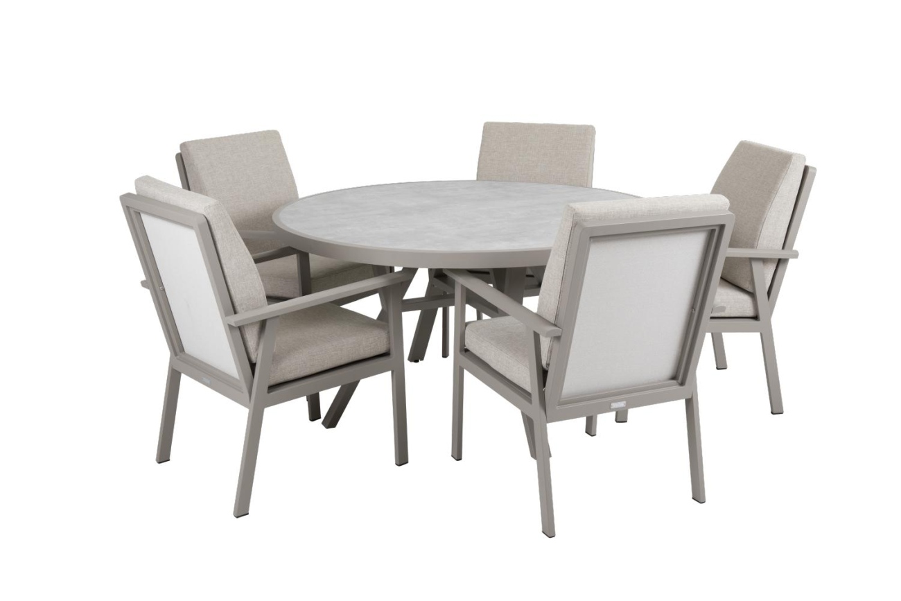 Der Gartenesstisch Samvaro überzeugt mit seinem modernen Design. Gefertigt wurde die Tischplatte aus Granit und hat einen hellgrauen Farbton. Das Gestell ist aus Metall und hat eine Kaki Farbe. Der Tisch besitzt eine Länge von 140 cm.