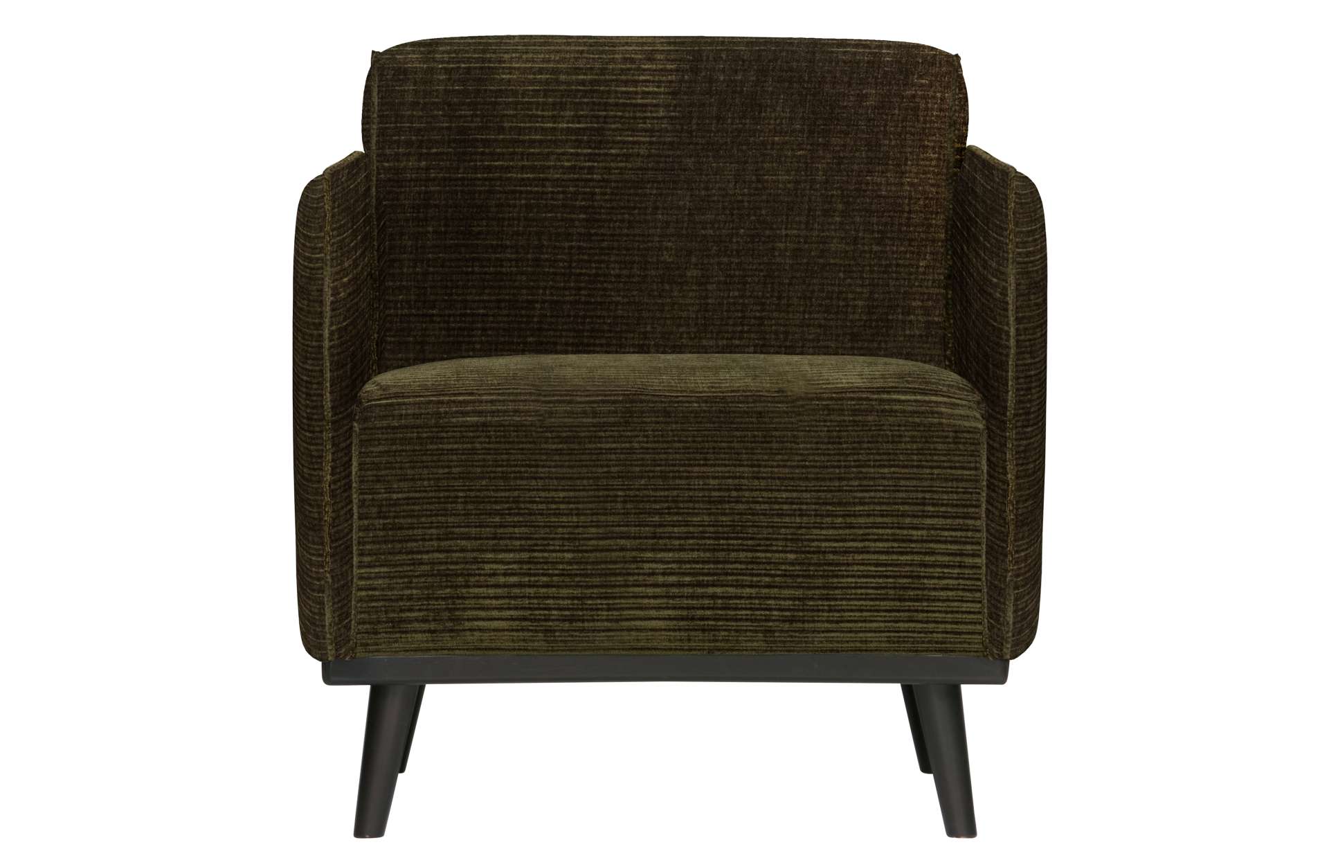 Der Sessel Statement überzeugt mit seinem modernen Design. Gefertigt wurde er aus gewebten Jacquard, welches einen Olive Farbton besitzen. Das Gestell ist aus Birkenholz und hat eine schwarze Farbe. Der Hocker hat eine Sitzhöhe von 46 cm.