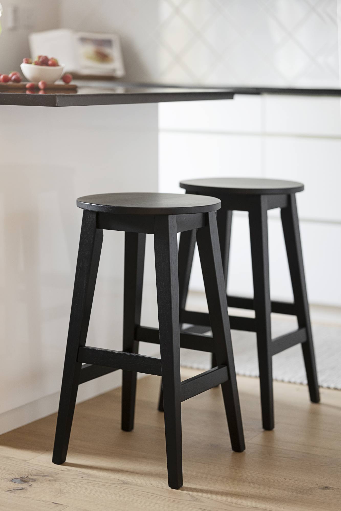 Hochwertiger Barhocker Austin 2er Set, Eiche Schwarz für jede Einrichtung.