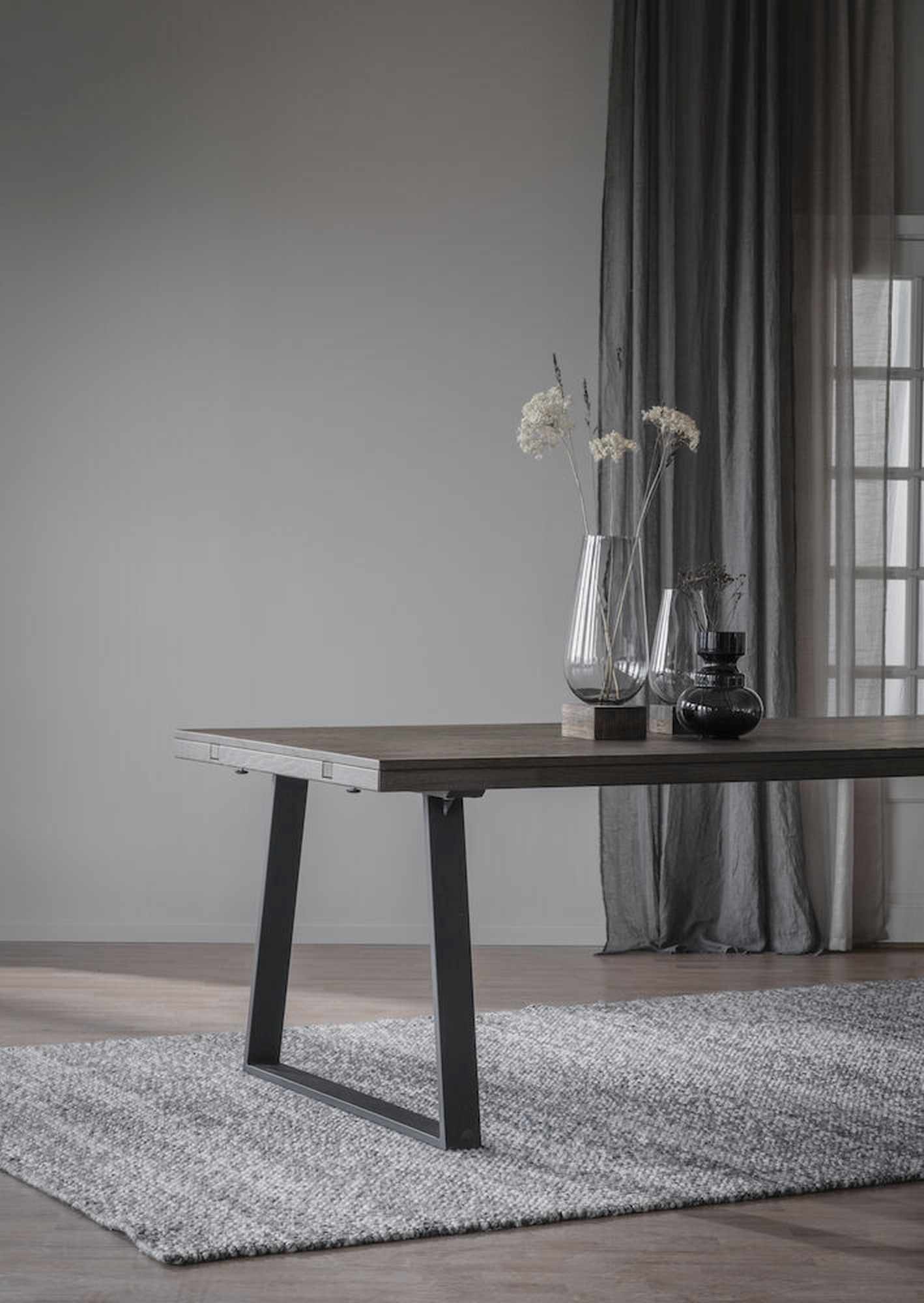 Esstisch Brooklyn, Trapez-Gestell, 170cm, Braun – überzeugt mit zeitlosem Stil.