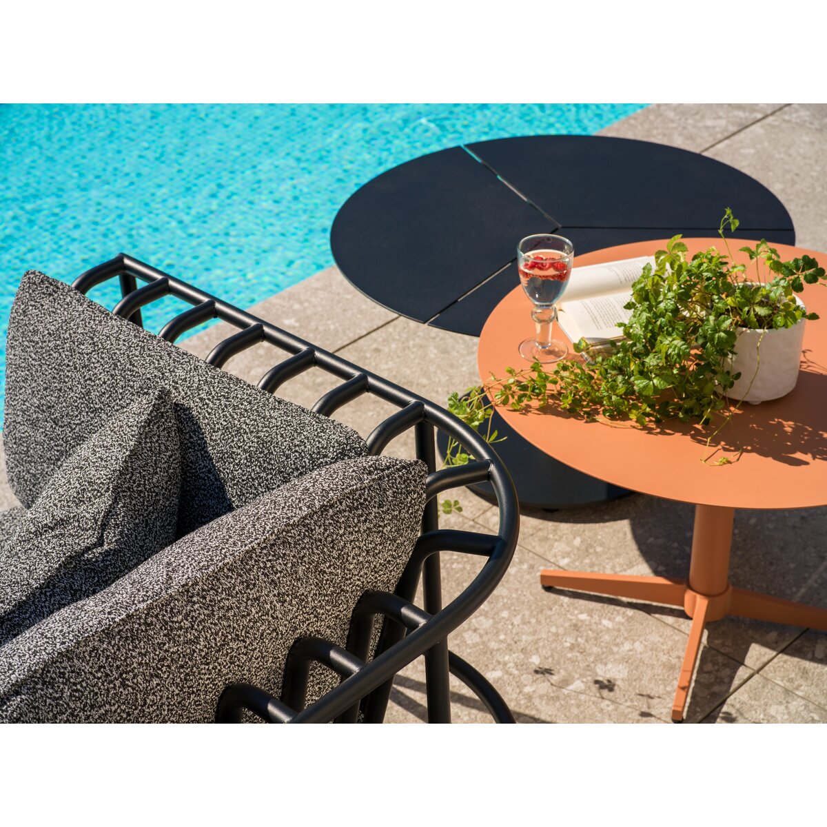 Gartencouchtisch Peace aus Aluminium - 80x80x40 cm, Schwarz
