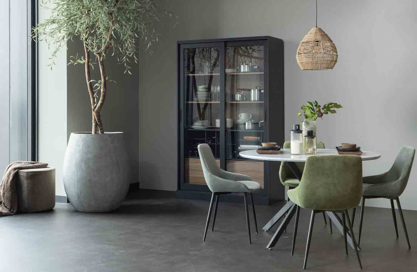 Vitrine James Schwarz aus Kiefernholz