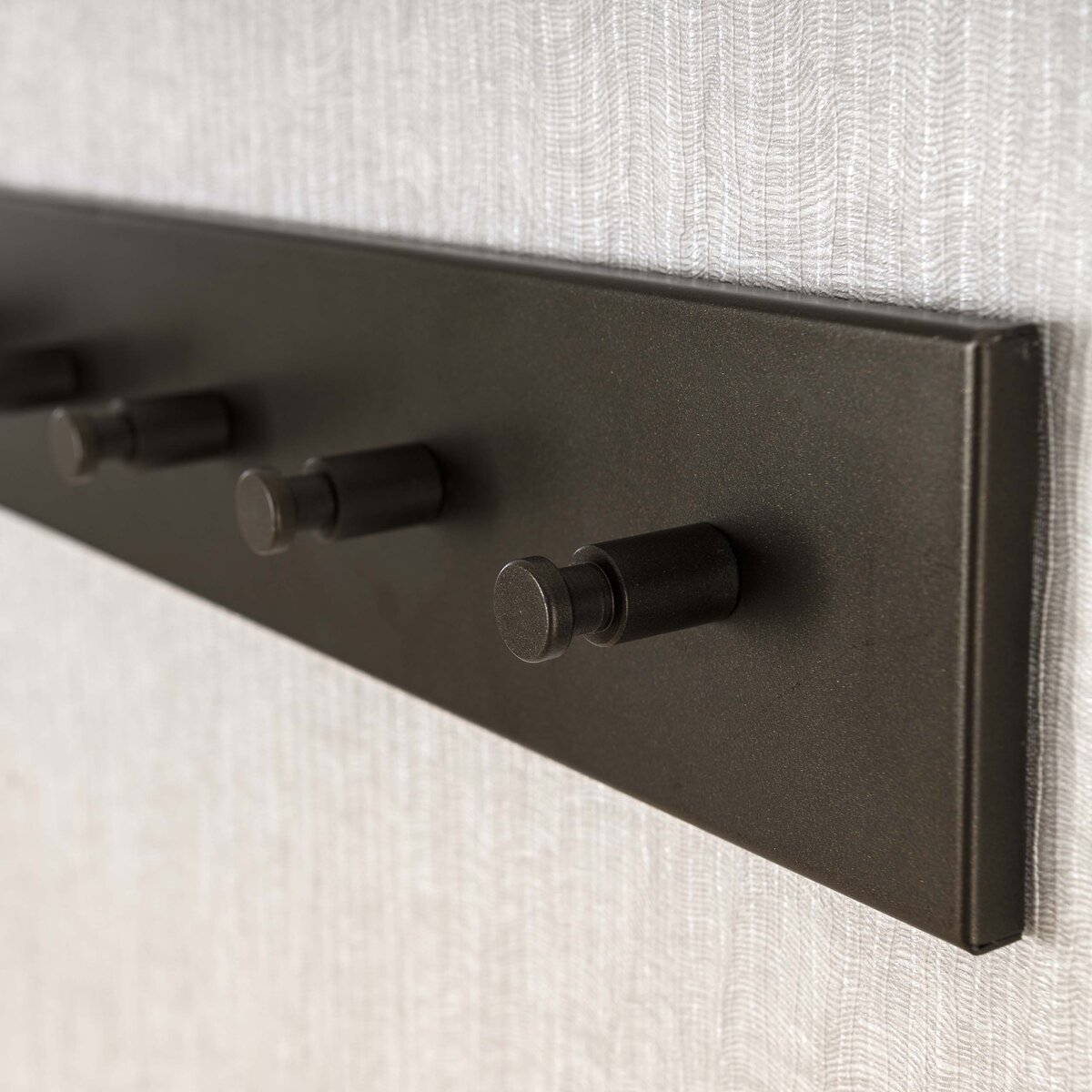 Garderobe Aret aus Metall mit 8 Haken in Bronze-Finish