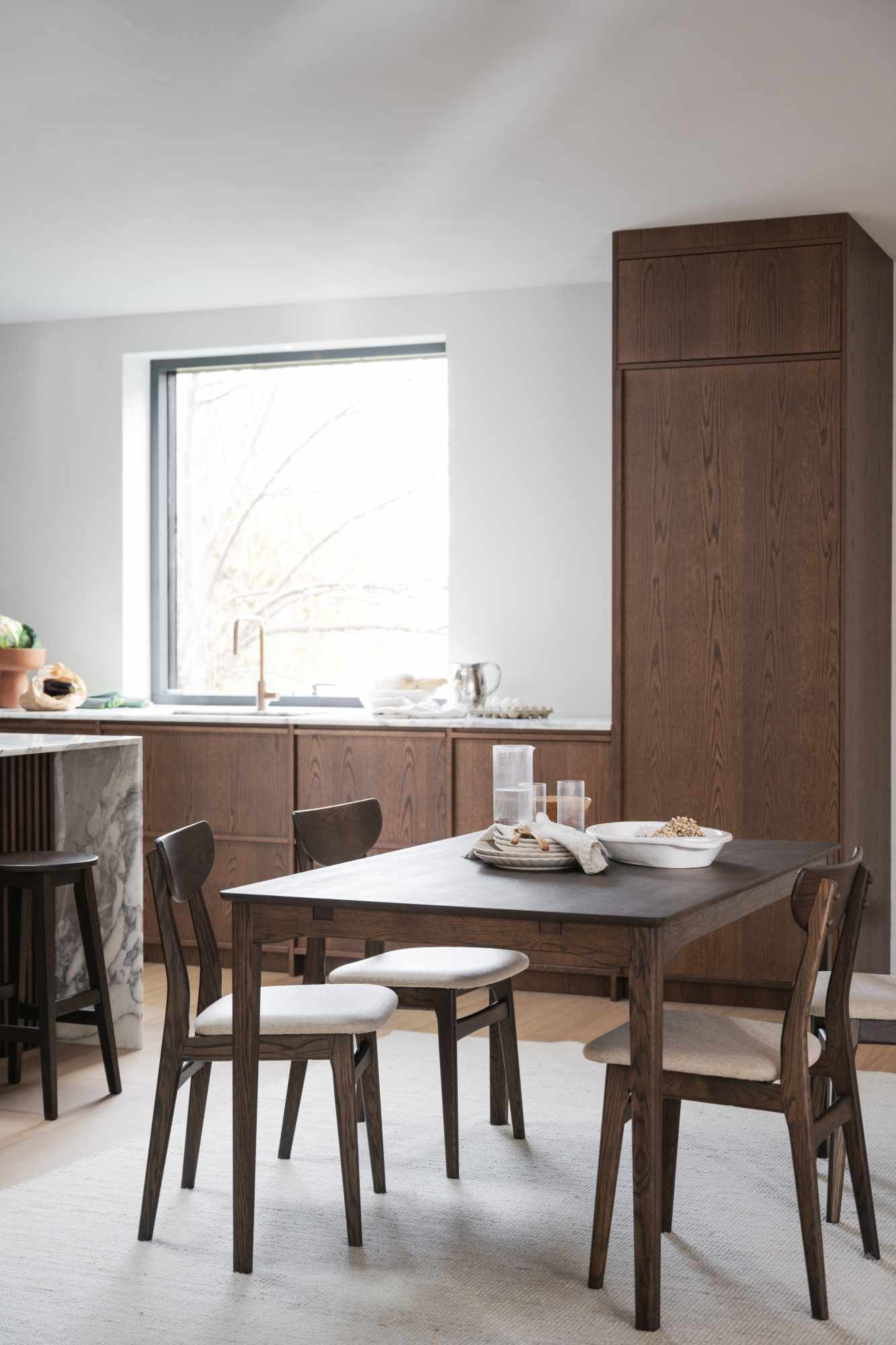 Design trifft Funktion: Esstisch Markham 140x90cm, Eiche Braun.