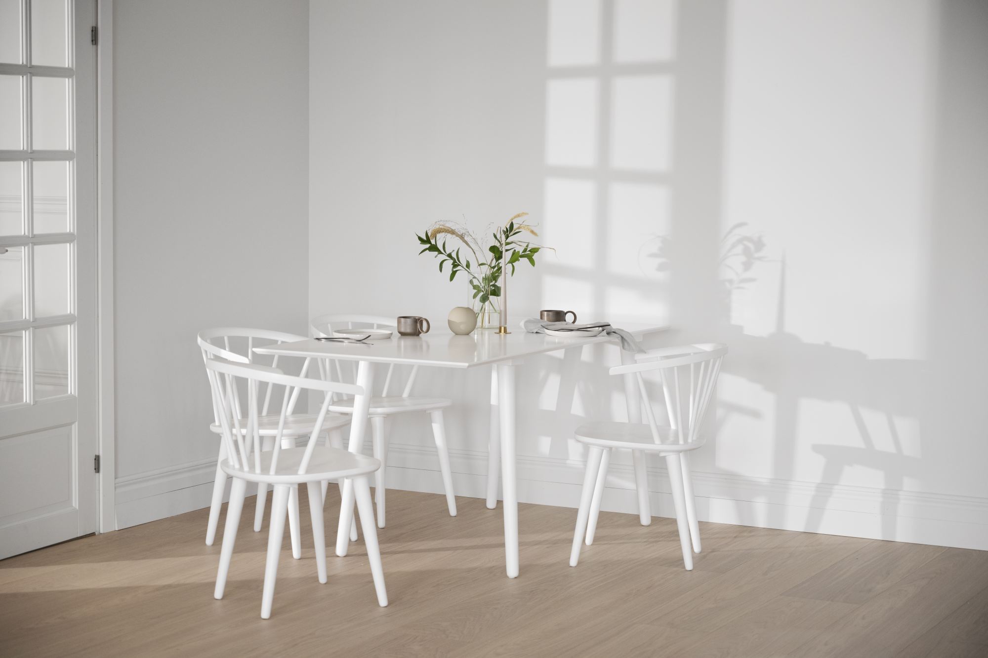 Klapptisch Lotta  120/160x80cm, MDF Weiß – modernes Design trifft Komfort.