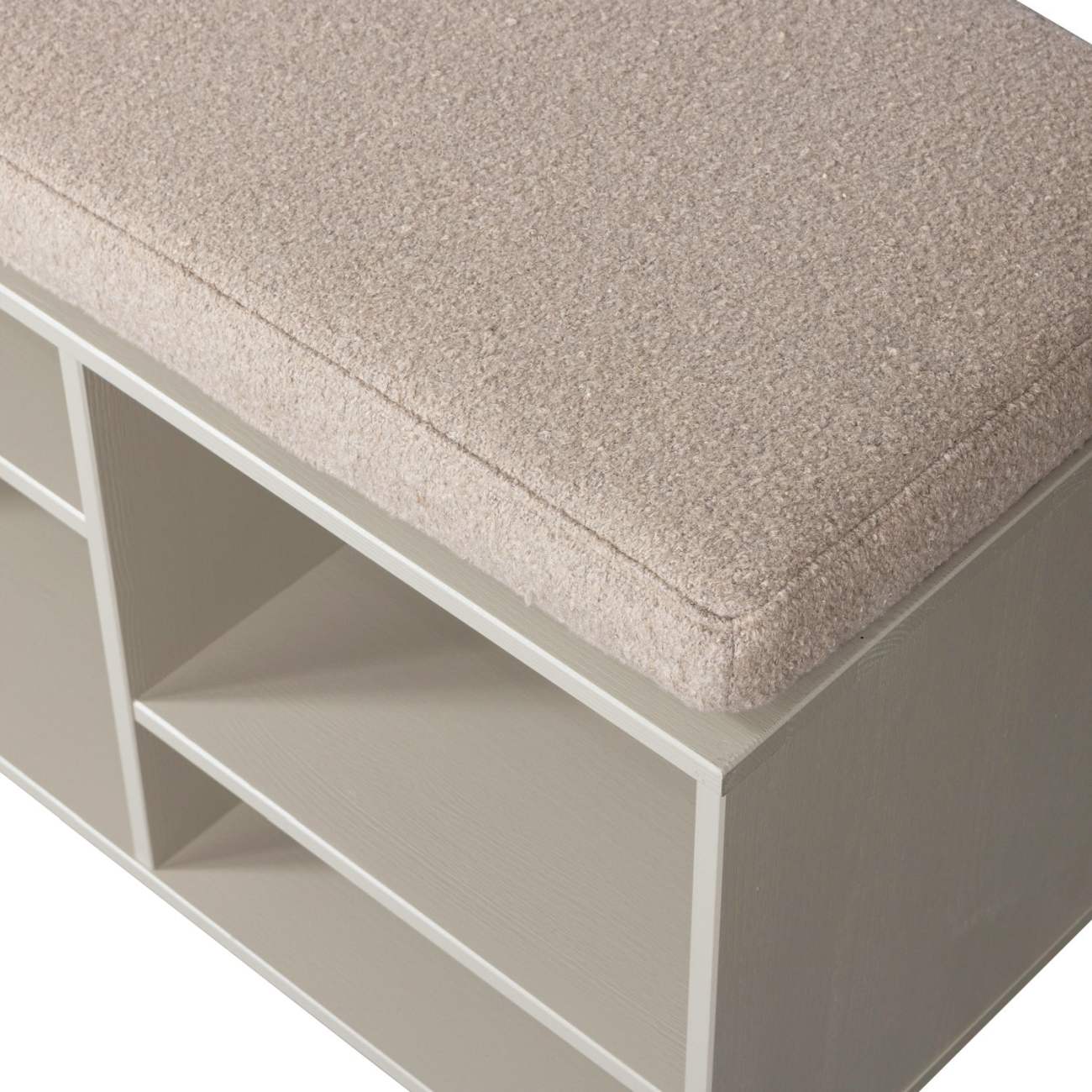 Bank mit Kissen, Hellgrau