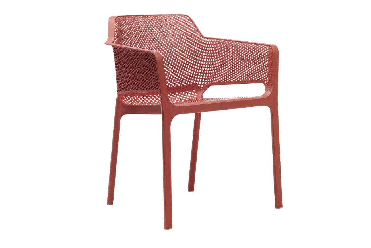 Der Gartenstuhl Net überzeugt mit seinem modernen Design. Gefertigt wurde er aus Kunststoff, welcher einen roten Farbton besitzt. Das Gestell ist auch aus Kunststoff und hat eine rote Farbe. Die Sitzhöhe des Stuhls beträgt 47 cm.
