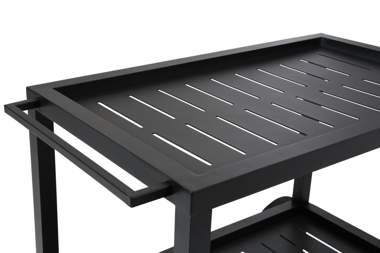 Der Gartentrolley Belfort überzeugt mit seinem modernen Design. Gefertigt wurde die Tischplatte aus Metall und besitzt einen schwarzen Farbton. Das Gestell ist auch aus Metall und hat eine schwarze Farbe. Der Tisch besitzt eine Länger von 50 cm.