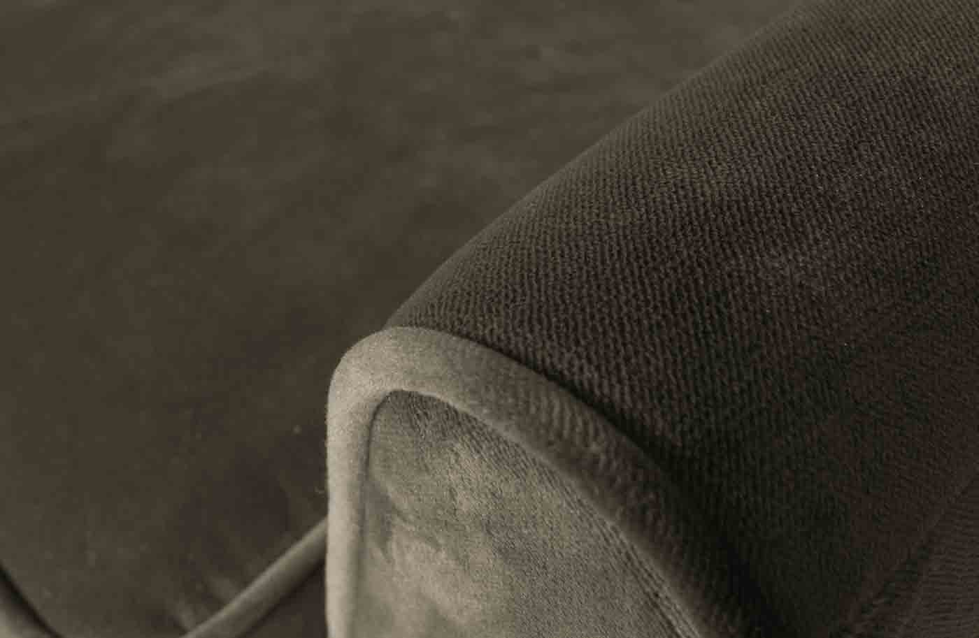 Sessel Rocco mit Samtbezug in der Farbe Grau