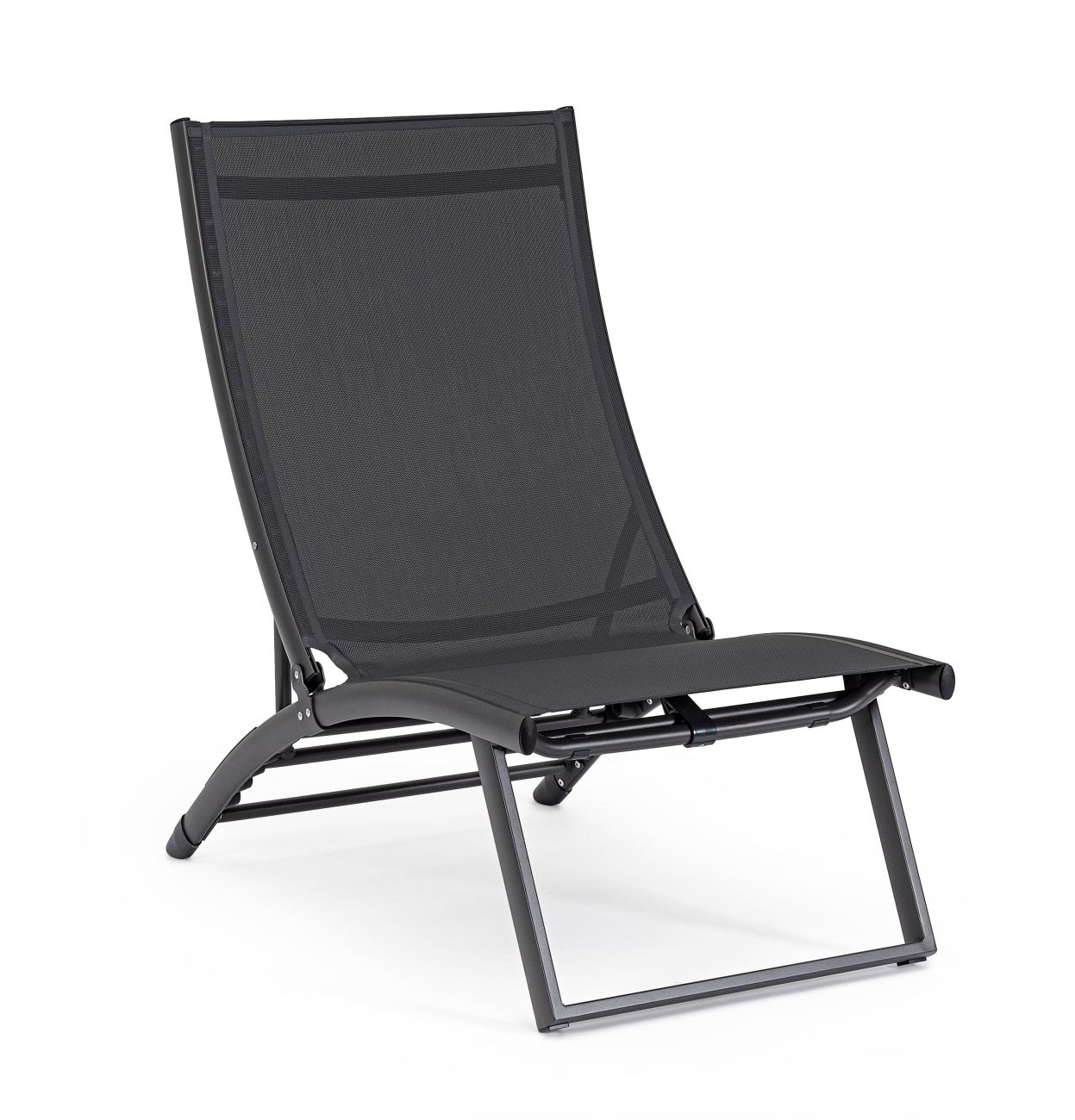 Der Loungesessel Taylor überzeugt mit seinem modernen Design. Gefertigt wurde er aus Textilene, welches einen dunkelgrauen Farbton besitzt. Das Gestell ist aus Metall und hat eine dunkelgraue Farbe. Der Sessel ist klappbar.