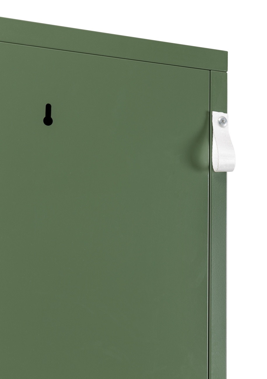 Der Kleiderschrank Cambridge überzeugt mit seinem modernen Stil. Gefertigt wurde er aus Metall, welches einen grünen Farbton besitzt. Das Gestell ist auch aus Metall. Der Kleiderschrank verfügt über eine Tür.