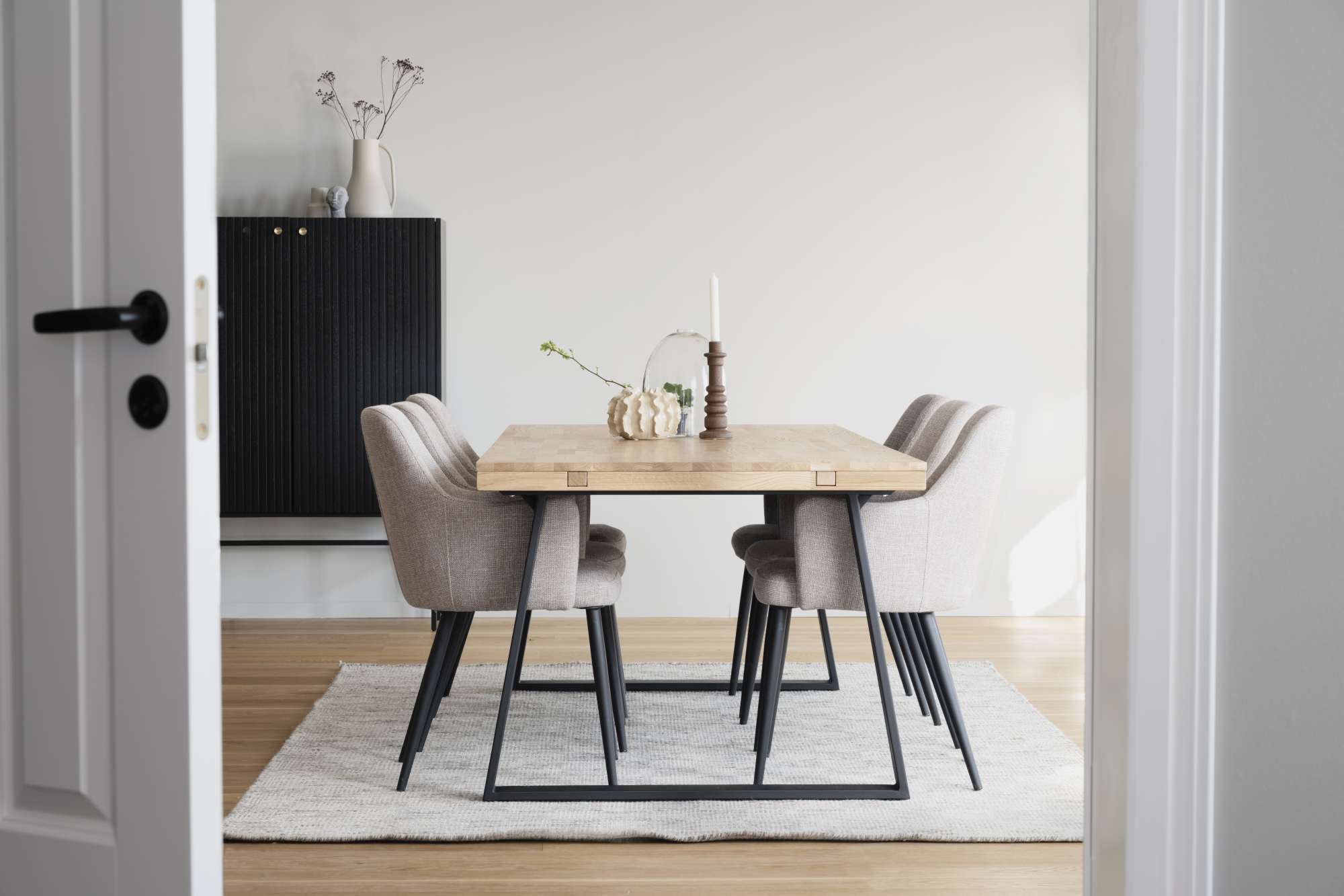 Jetzt entdecken: Esstisch Brooklyn, Trapez-Gestell, 220cm, Natur mit hochwertiger Verarbeitung.