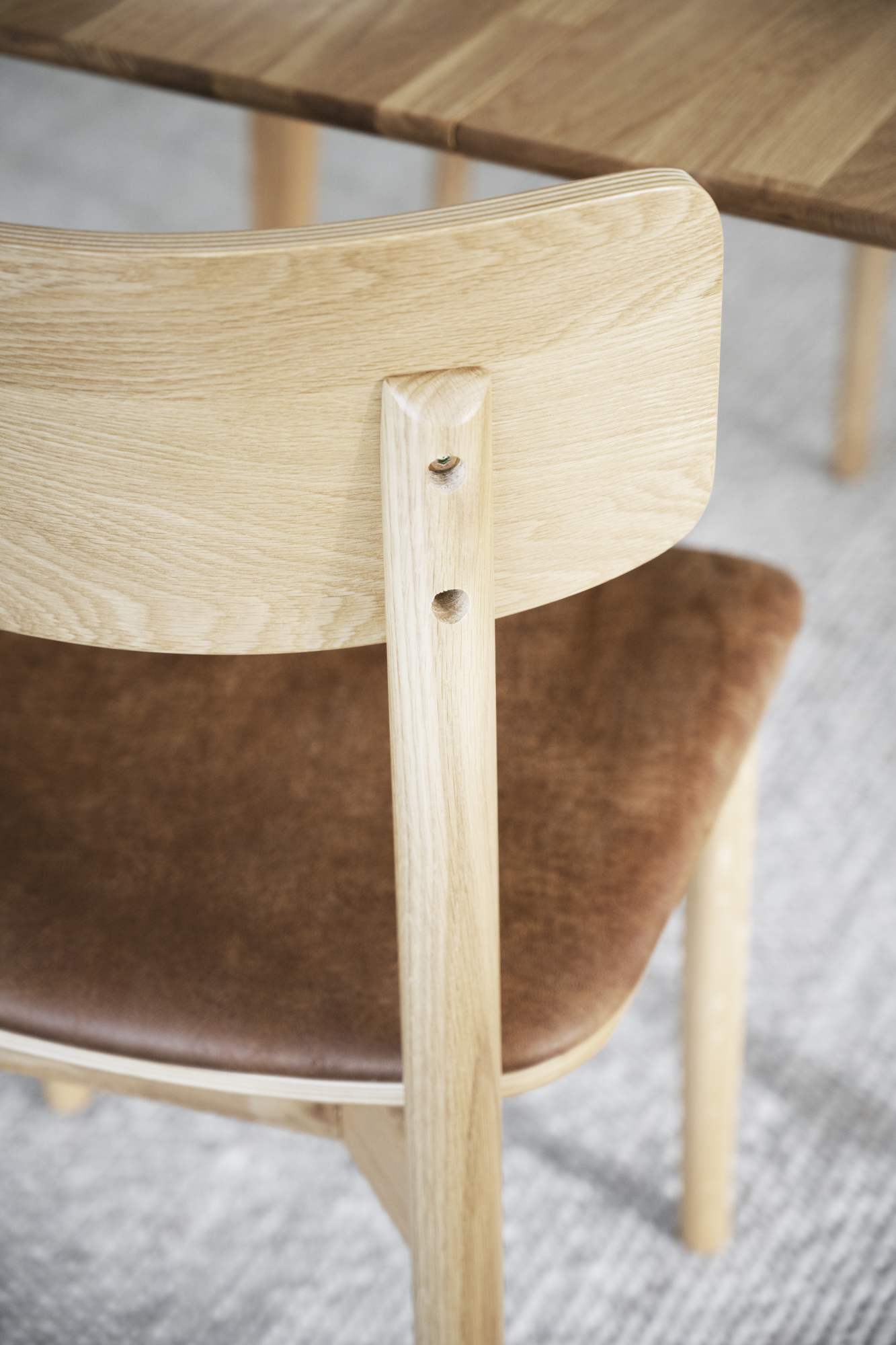 Stuhl Wolcott 2er Set, Eiche / Braun – überzeugt mit zeitlosem Stil.