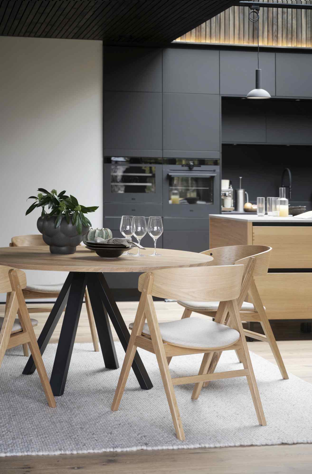 Stuhl Waterton 2er Set Eiche natur, Beige passt perfekt in stilvolle Wohnräume.