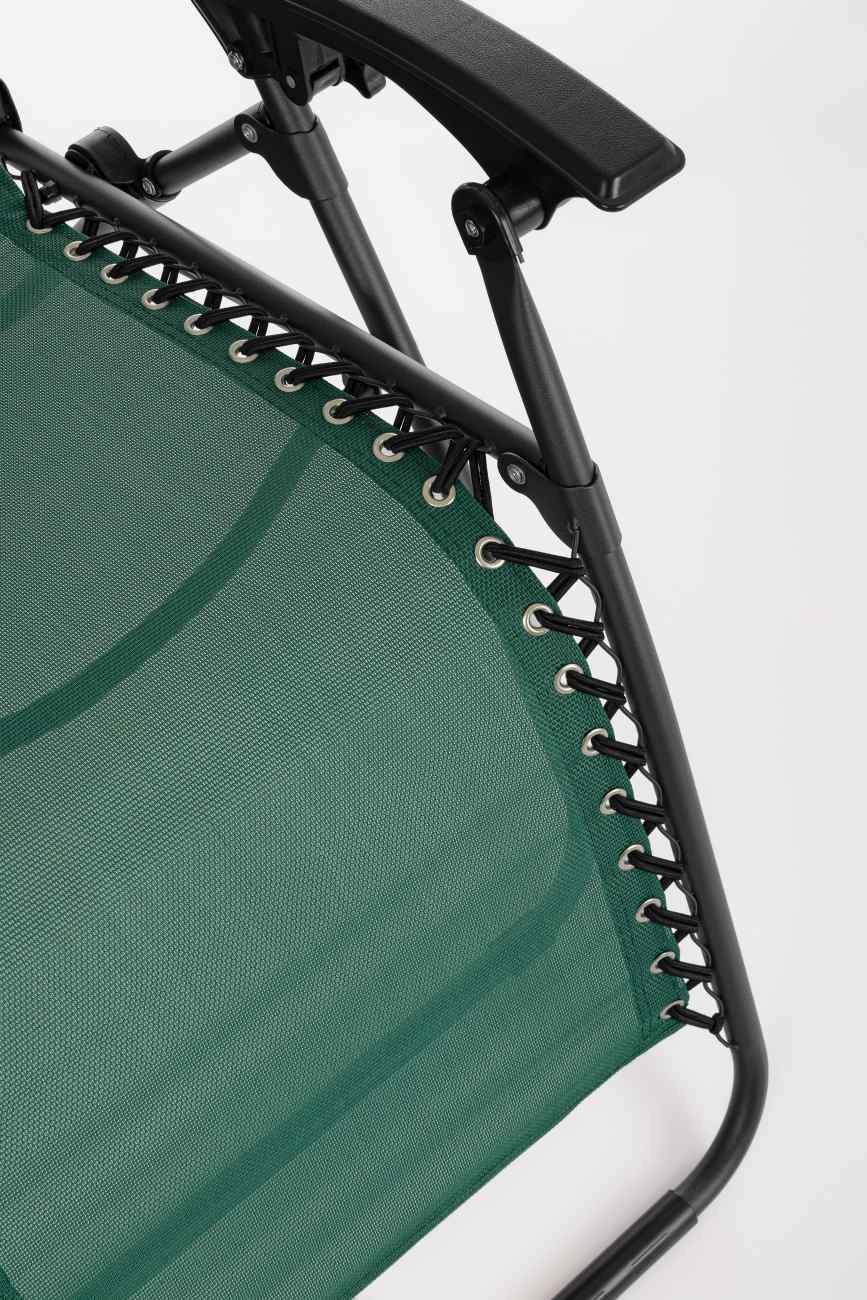 Der Loungesessel Wayne überzeugt mit seinem modernen Design. Gefertigt wurde er aus Textilene, welches einen grünen Farbton besitzt. Das Gestell ist aus Metall und hat eine schwarze Farbe. Der Sessel ist klappbar.