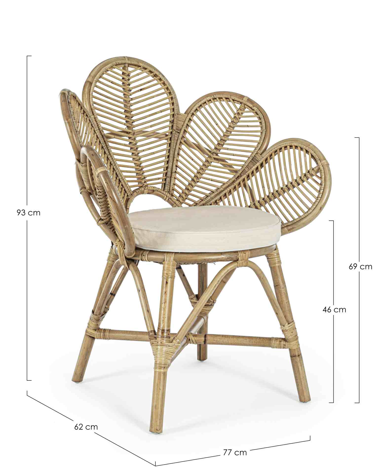 Der Stuhl Flores überzeugt mit seiner besonderen Form. Gefertigt wurde der Stuhl aus Rattan, welcher einen natürlichen Farbton besitzt. Der Stuhl wird inklusive Sitzkissen aus Baumwolle geliefert. Die Sitzhöhe des Stuhls beträgt 46 cm.