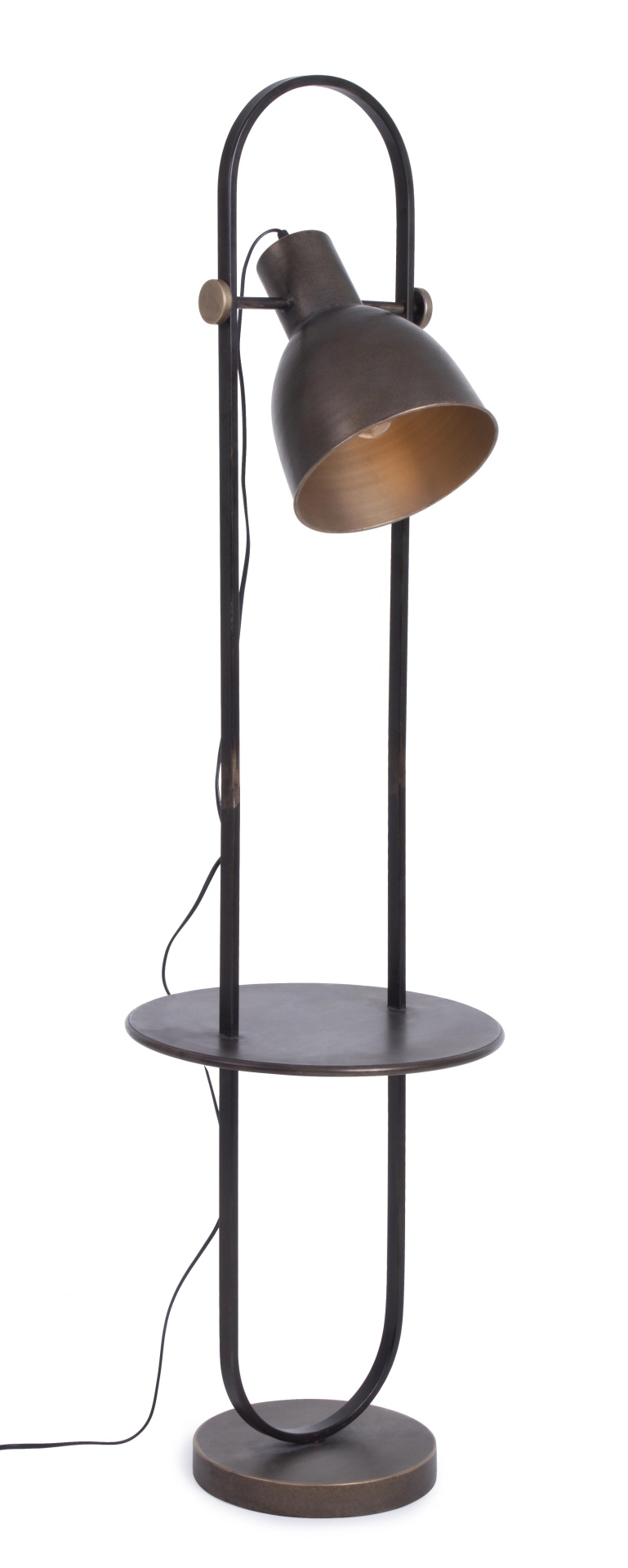Die Stehleuchte ODD überzeugt mit ihrem klassischen Design. Gefertigt wurde sie aus Metall, welches einen schwarzen Farbton besitzt. Die Lampe besitzt eine Holzplatte in einer natürlichen Farbe. Die Lampe besitzt eine Höhe von 140 cm.