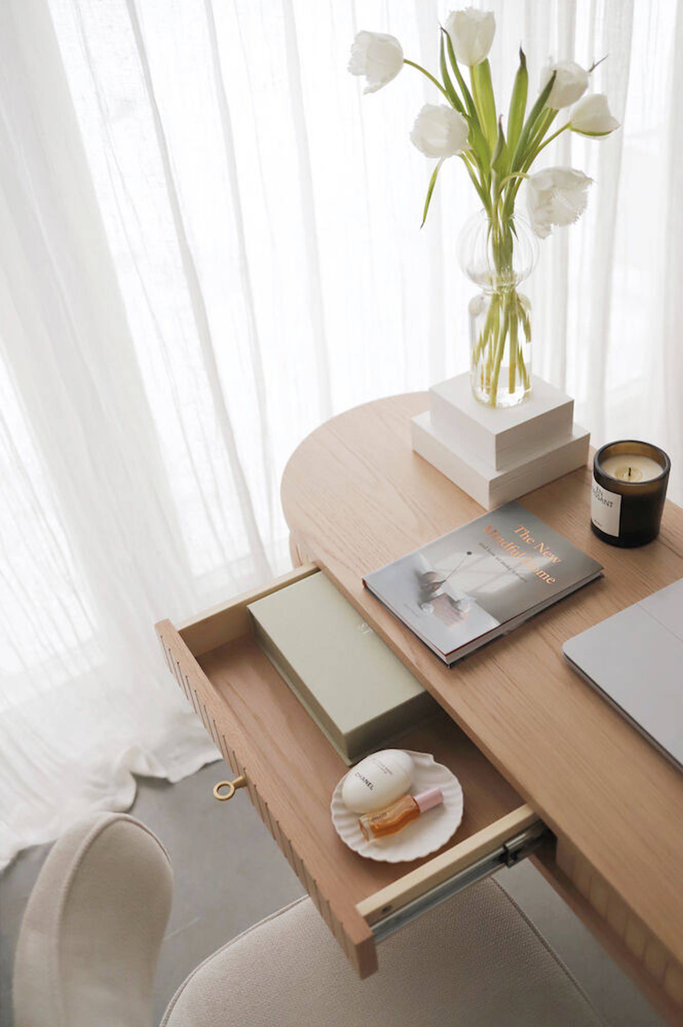 Konsole Haddington mit Schubladen 142x47x77cm, Eiche – stilvoller Blickfang für Ihr Zuhause.