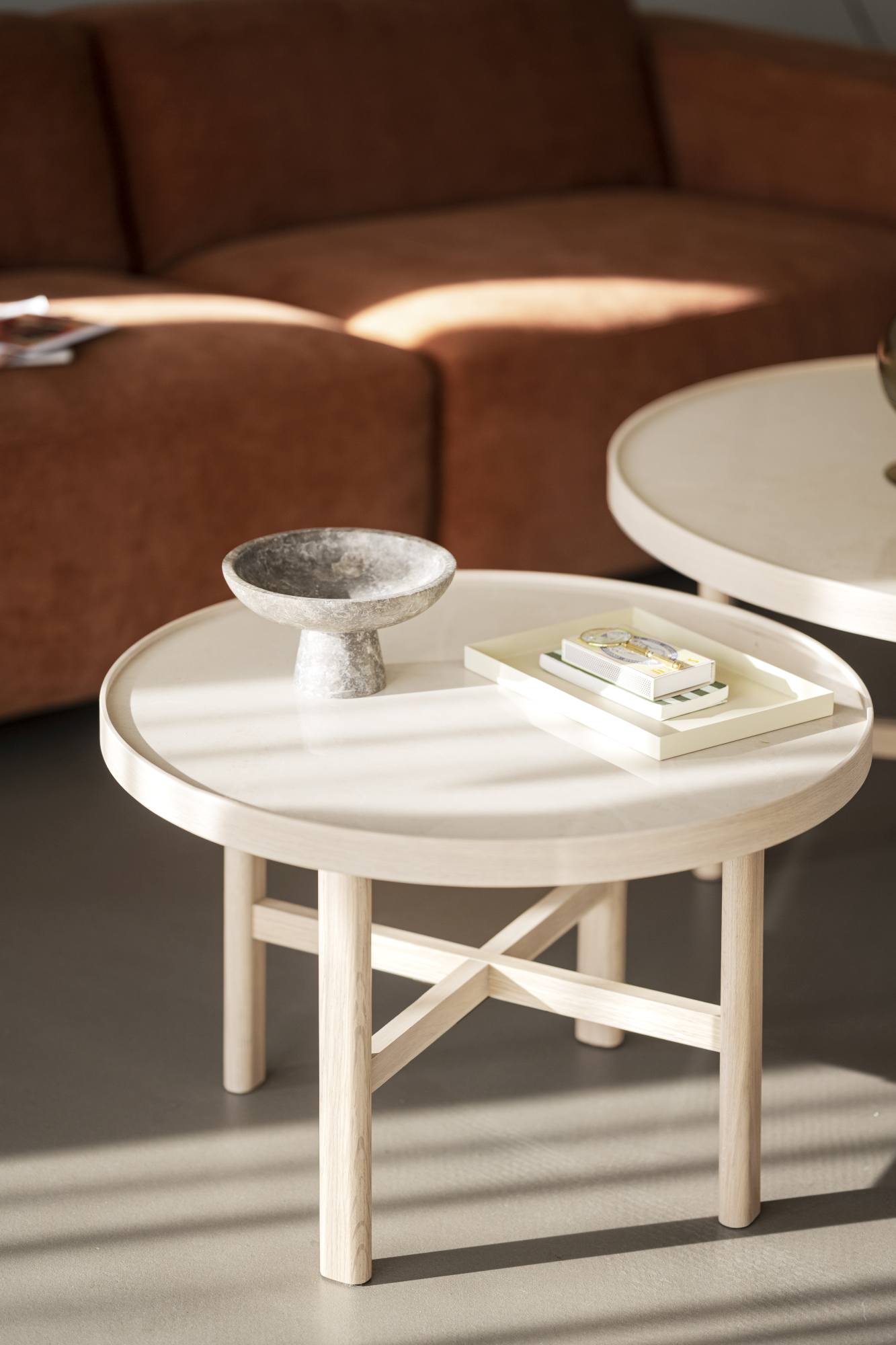Komfortabel & schön – Couchtisch Marsden Rund 60cm, Weiß.