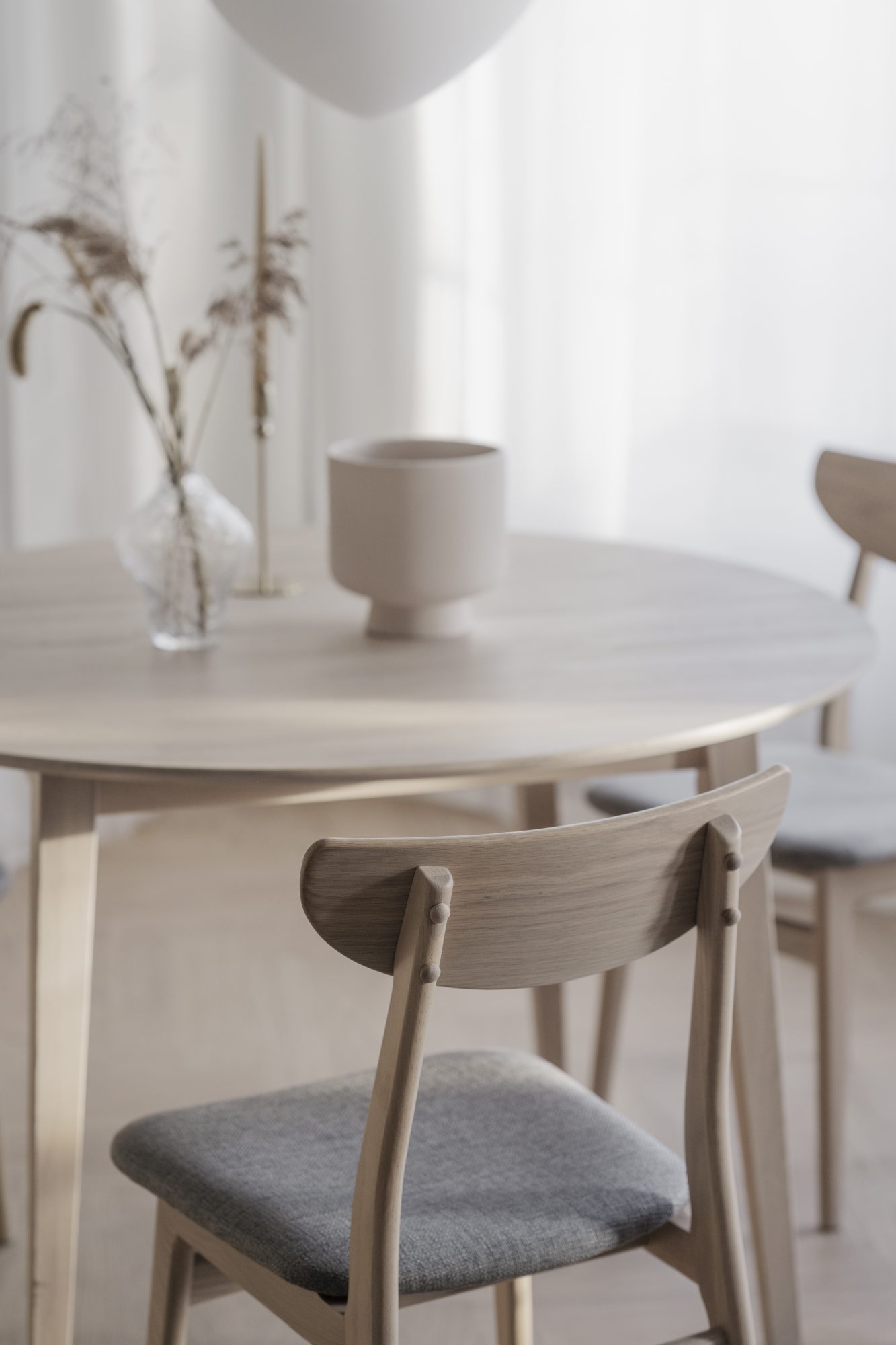 Edles Möbelstück: Stuhl Rodham 2er Set, Whitewash / Hellgrau für stilvolle Einrichtung.