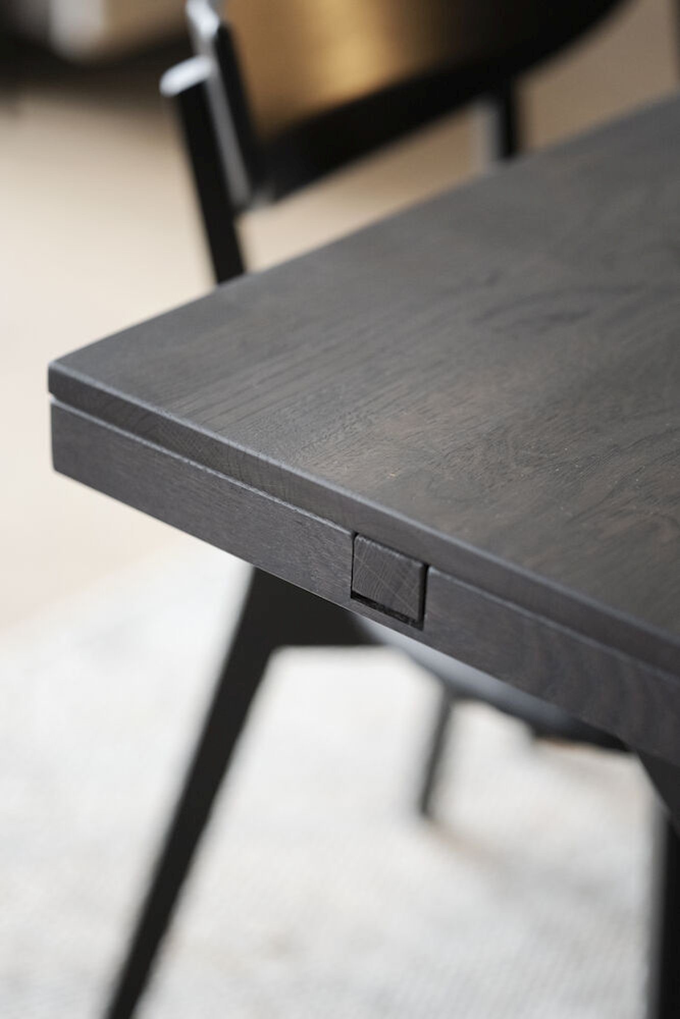 Design trifft Funktion: Esstisch Brooklyn, X-Gestell, 170cm, Braun.